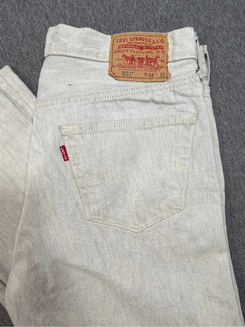 Levi's 501 Original Fit Jeans Men’s 36x32 Beige/Tan Button Fly 00501-0989
